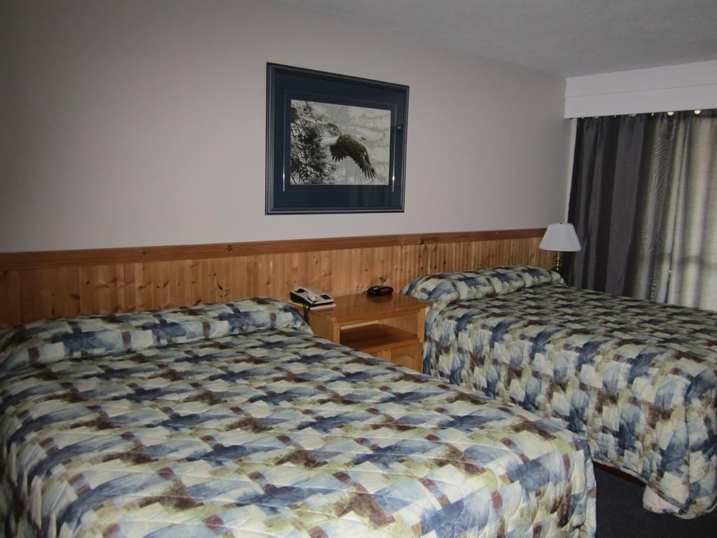 Lakeside Motel Williams Lake Exterior photo