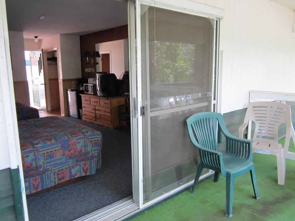 Lakeside Motel Williams Lake Exterior photo