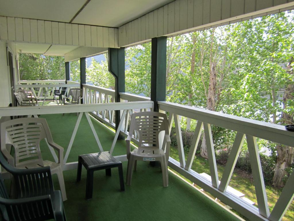 Lakeside Motel Williams Lake Exterior photo